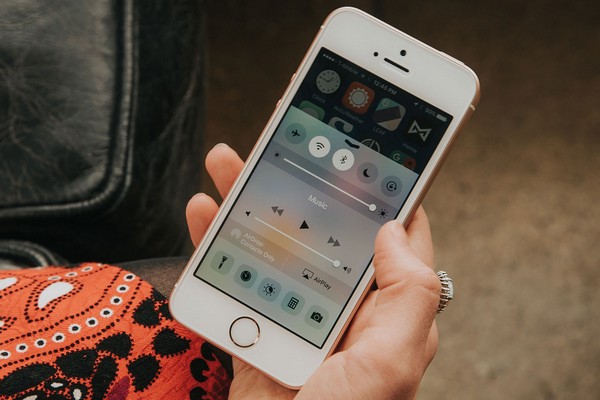 Apple iPhone SE